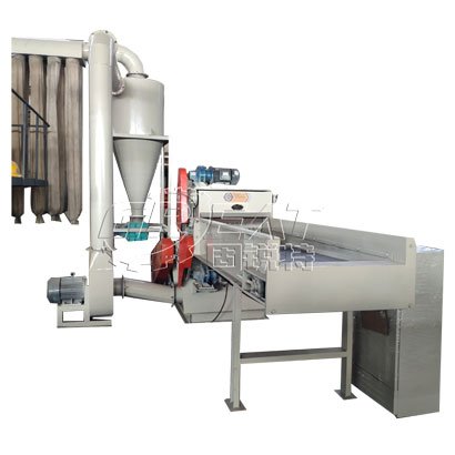 强制进料锯末机