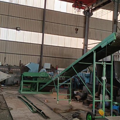 皮带进料倾斜式木屑机