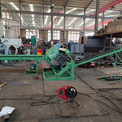 皮带进料倾斜式木屑机