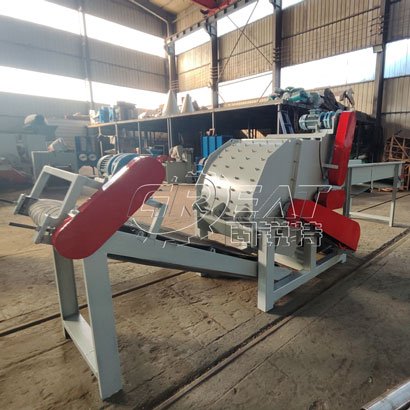 输送带进出料中药粉碎机